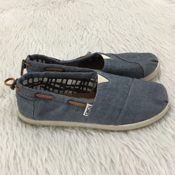 Toms girls blue denim slip on shoes comfy shoes size 6y - Picture 3 of 4